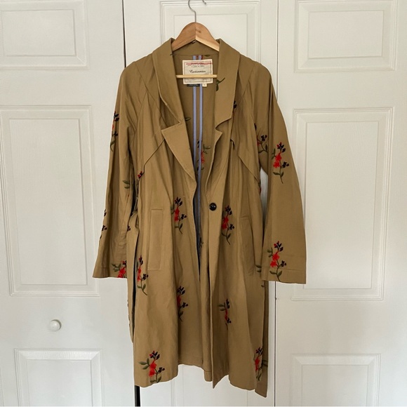 Cartonnier Tan Trench Coat with Floral Embroidery - Picture 3 of 6